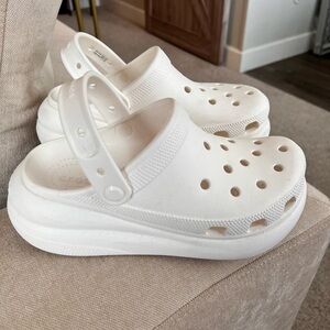 Crocs Shoes Women's size 8 Platform Clog Sandals White Casual Slip-On
Worn twice